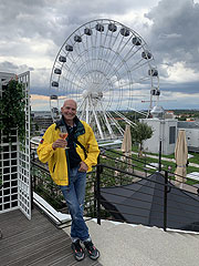 ganz-muenchen.de Herausgeber Martin Schmitz @ buffet Kull bar Rooftop Pop Up auf zwei Ebenen vom 01.-17.08.2019 auf der Hoch5 Dachterrasse am Ostbahnhof (Foto: Amdrea Vodermayr)